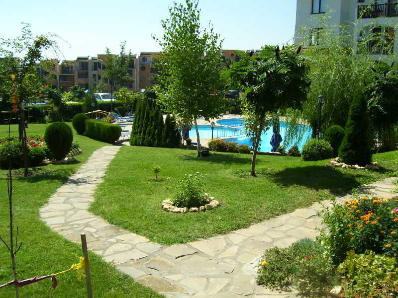 Dolphin Hotel Свети Влас Екстериор снимка