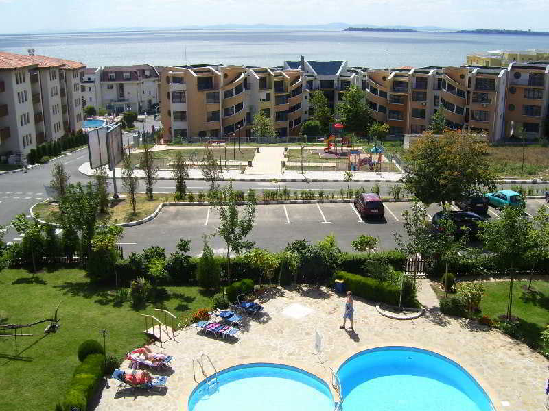 Dolphin Hotel Свети Влас Екстериор снимка